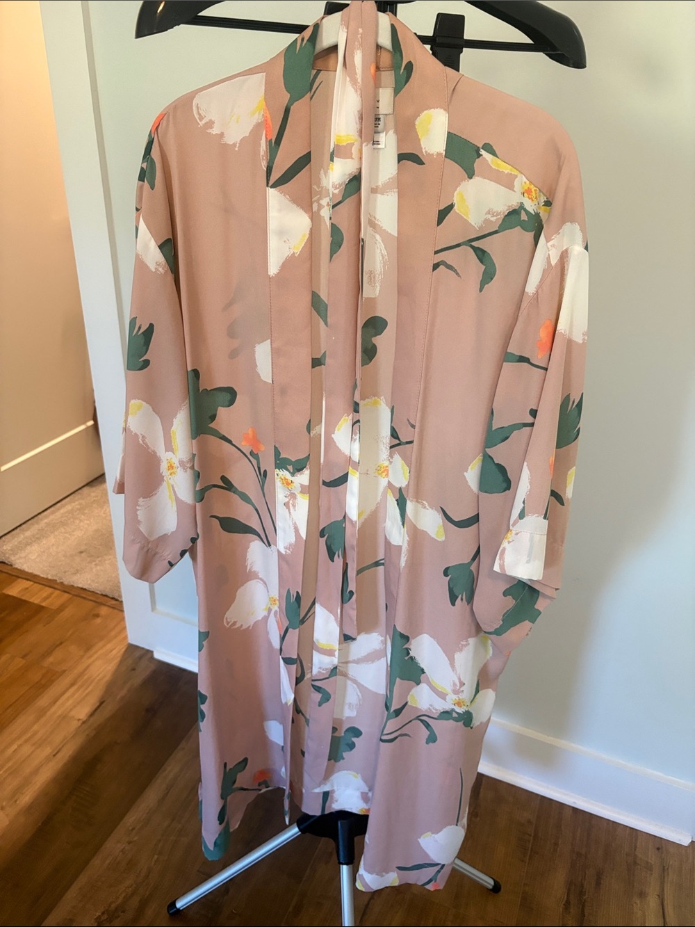 a new day Blush Floral Satin Kimono Robe